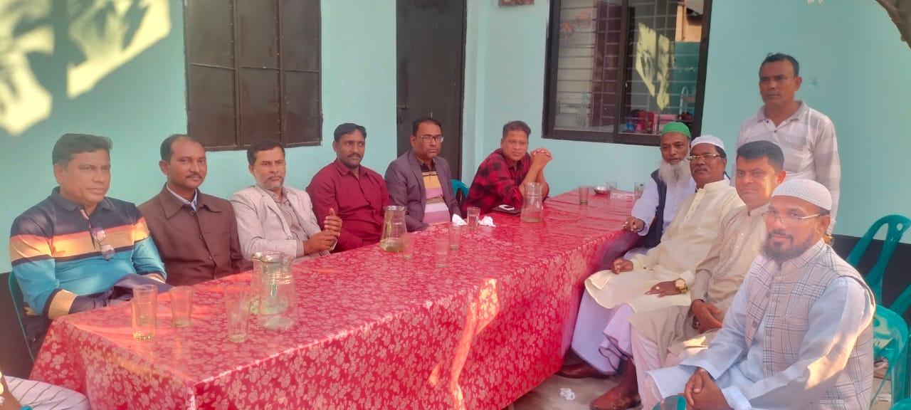 সিদ্ধিরগঞ্জে মনিরের পিতা-মাতার স্মরনে মিলাদ ও দোয়া অনুষ্ঠিত