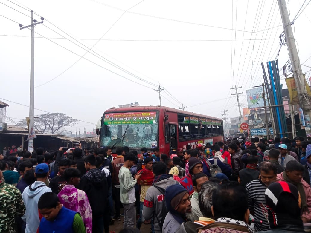 চিরিরবন্দরে বিআরটিসি বাসের ধাক্কায় নিহত-৪,আহত ৬