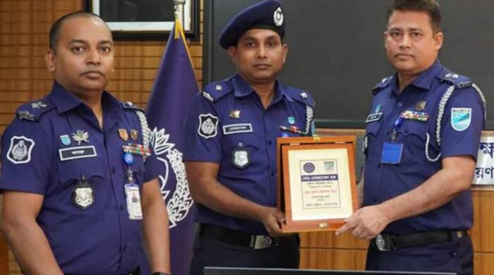 জেলার শ্রেষ্ঠ পুলিশ পরিদর্শক হয়েছেন সিদ্ধিরগঞ্জ থানার পরিদর্শক তদন্ত মোজাম্মেল হক