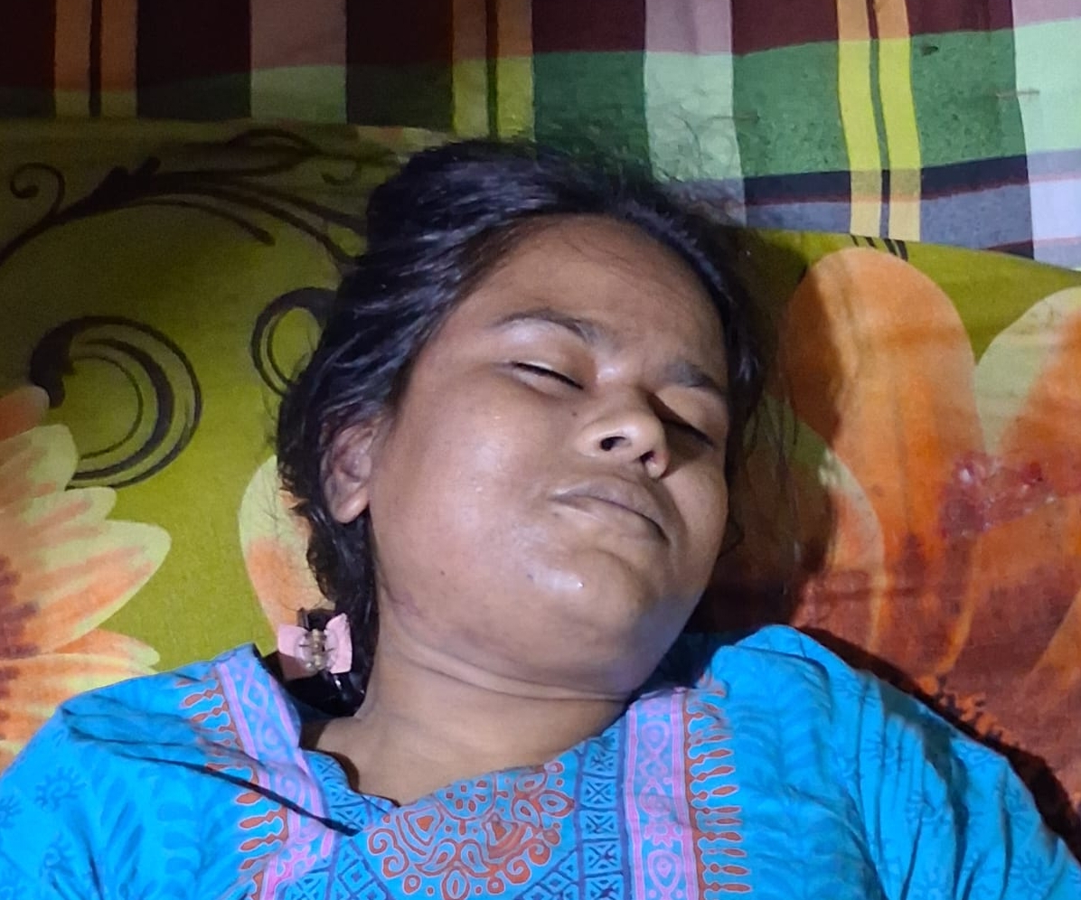 সিদ্ধিরগঞ্জে গৃহবধূর রহস্যজনক মৃত্যু, ময়নাতদন্তের জন্য মরদেহ হাসপাতালে