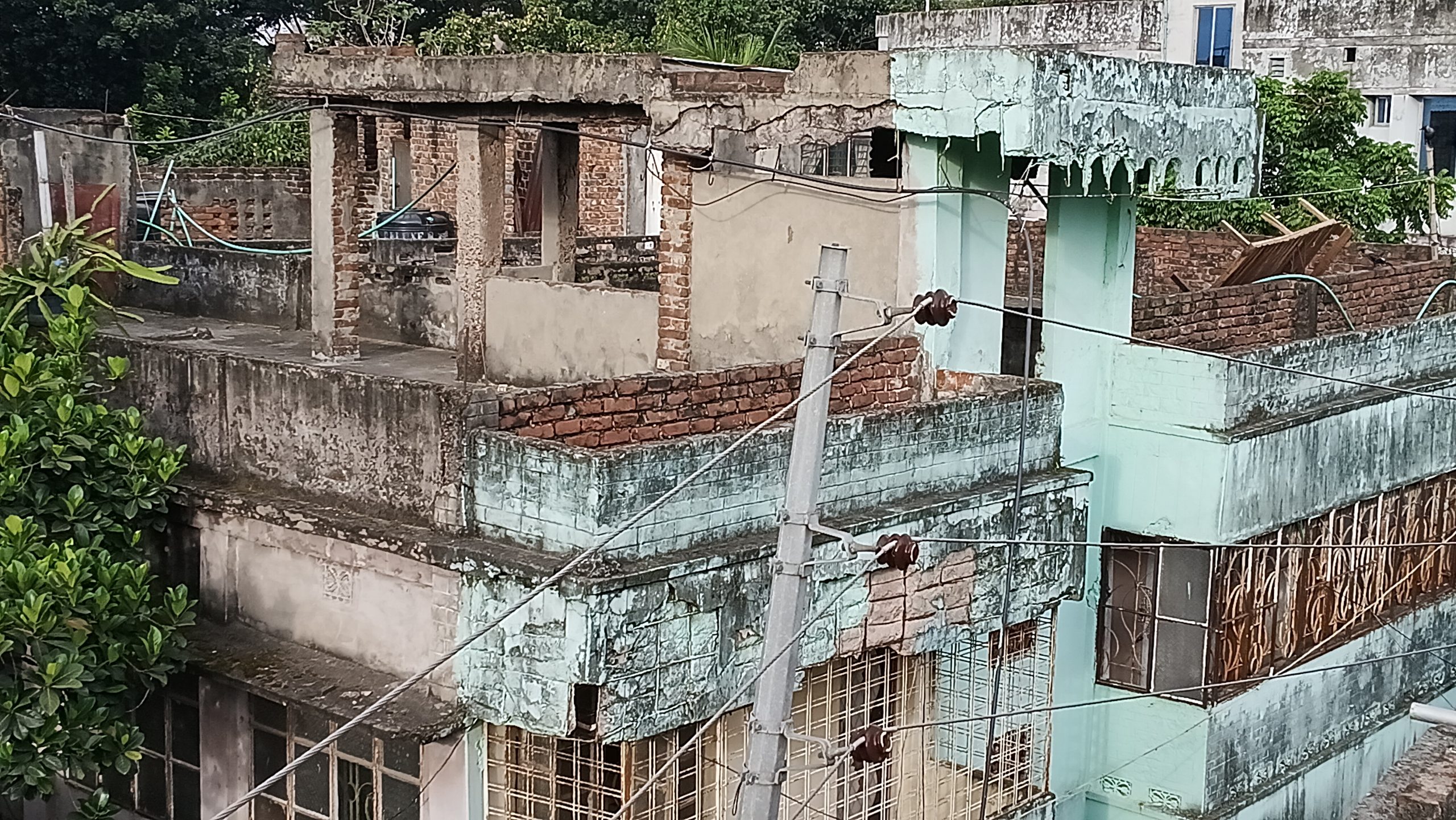 নাসিক ৫নং ওয়ার্ডে ১৯৬৯ সালে নির্মিত ‘সুবহান হাজী ভবন’ ঝুঁকিপূর্ণ, অপসারণের দাবি