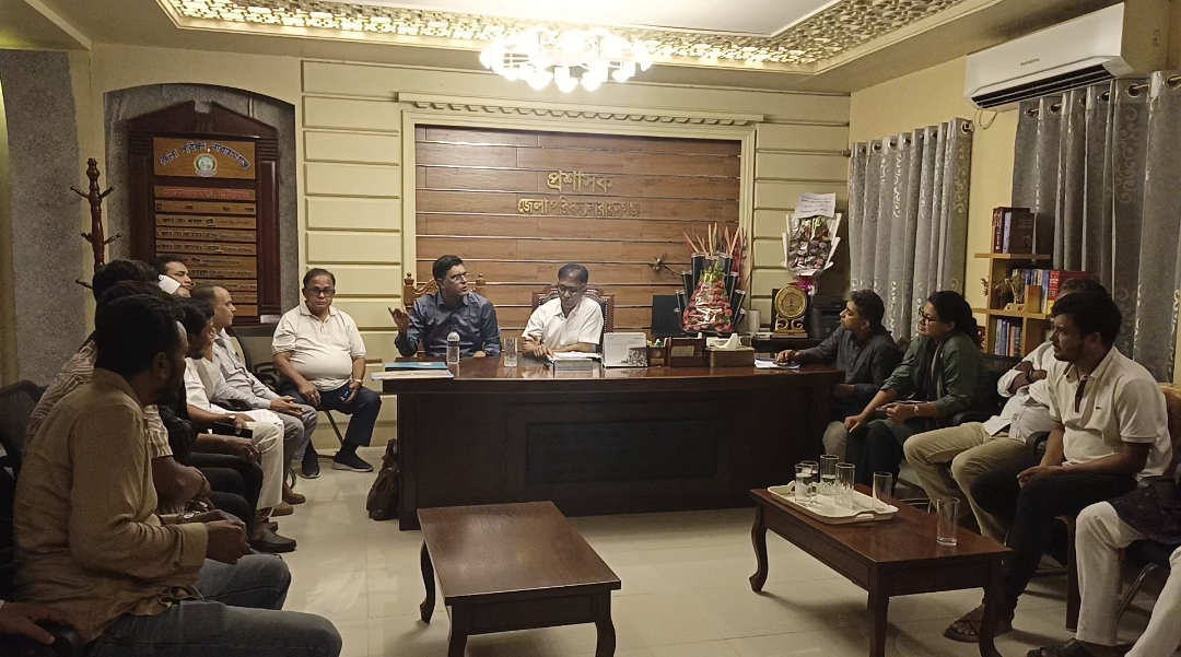 ঢাকা-নারায়ণগঞ্জ রুটে বাসভাড়া নির্ধারণ: নীতিগত ঐকমত্য ও শিক্ষার্থীদের ব্লকেড কর্মসূচি স্থগিত